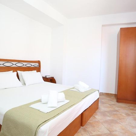 Palia Platia Apartments Pefkochori Bagian luar foto